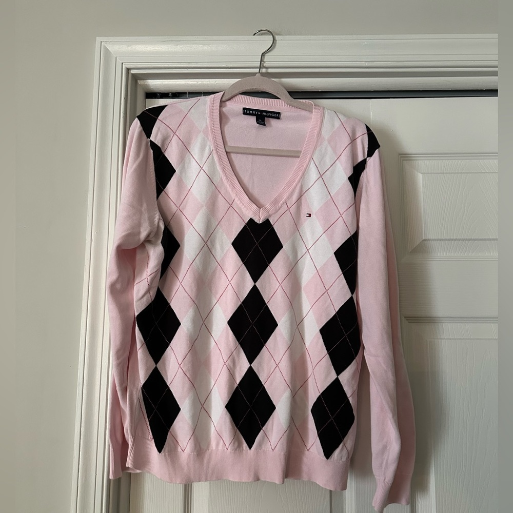 EUC Tommy Hilfiger pink v-neck sweater